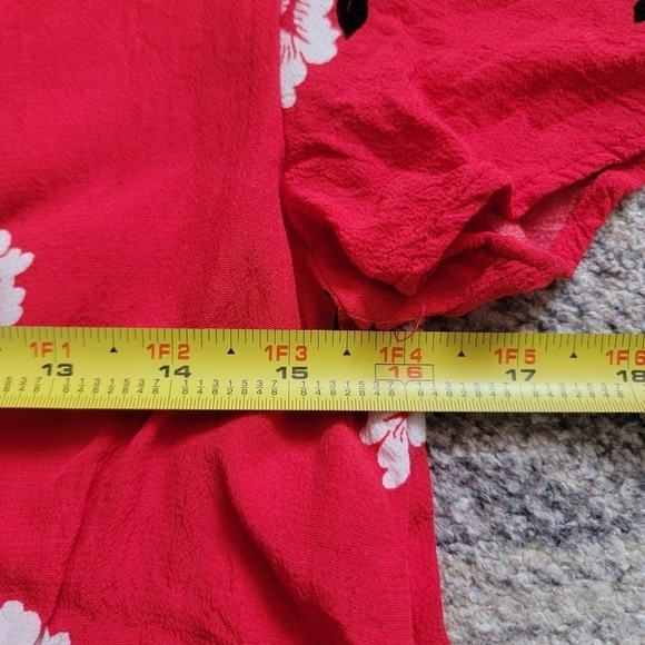 2/$20 Zara Red V Neck Floral Print Top M - Picture 3 of 7